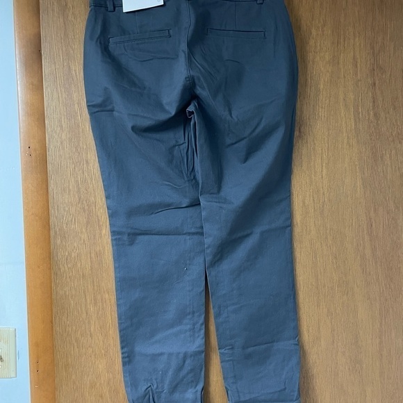 gray Loft size 6 girlfriend chino - Picture 5 of 7